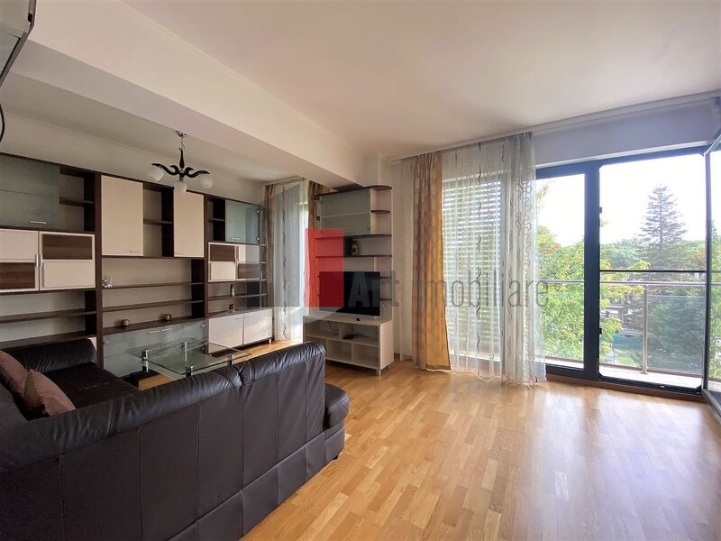 Piata Victoriei, 3 camere.